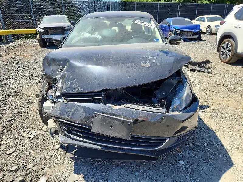 2013 VOLKSWAGEN JETTA SE  