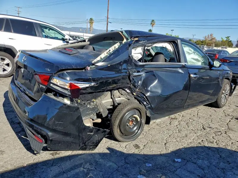 2024 NISSAN ALTIMA SV  