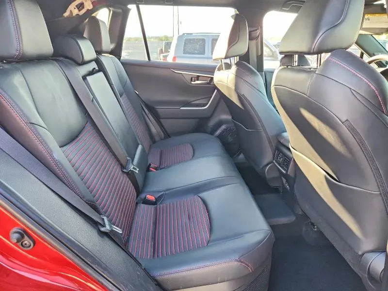 2025 TOYOTA RAV4 XSE  