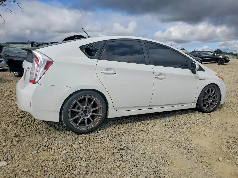 2013 TOYOTA PRIUS   