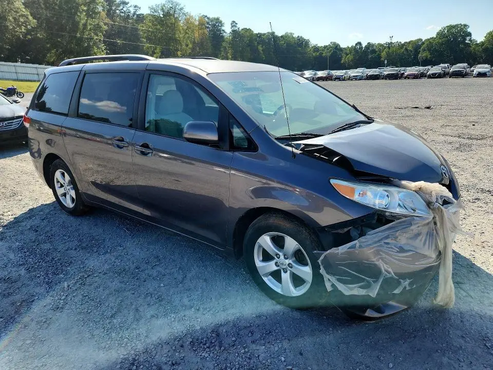 2011 TOYOTA SIENNA LE  