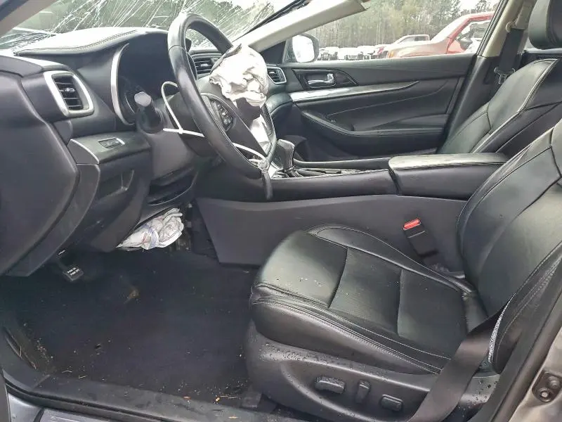 2021 NISSAN MAXIMA SV  