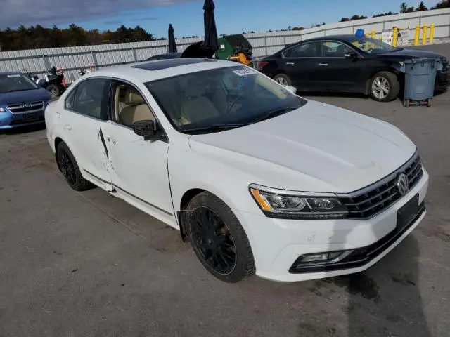 2017 VOLKSWAGEN PASSAT SE  