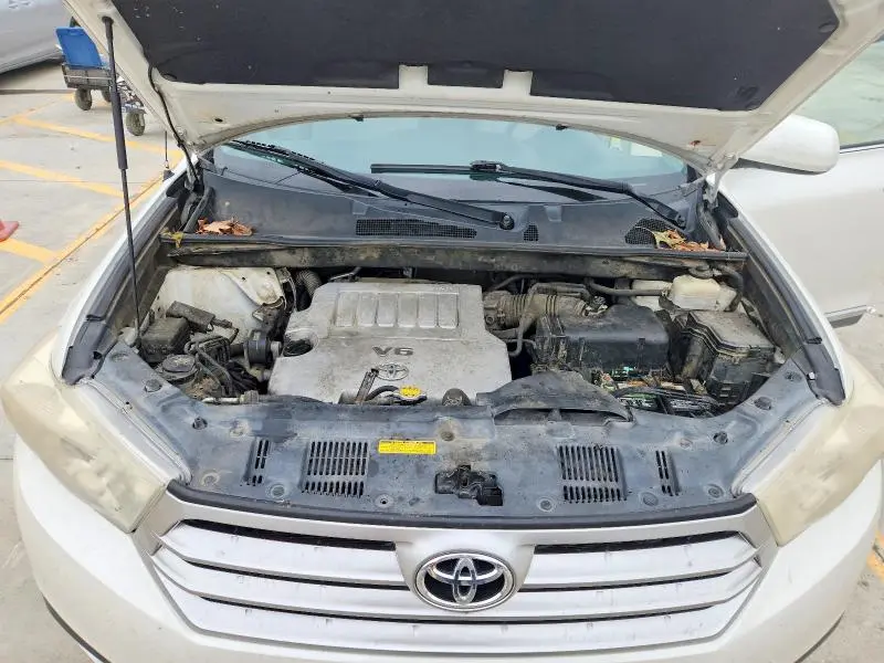 2011 TOYOTA HIGHLANDER BASE  