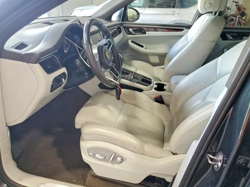 2017 PORSCHE MACAN S  