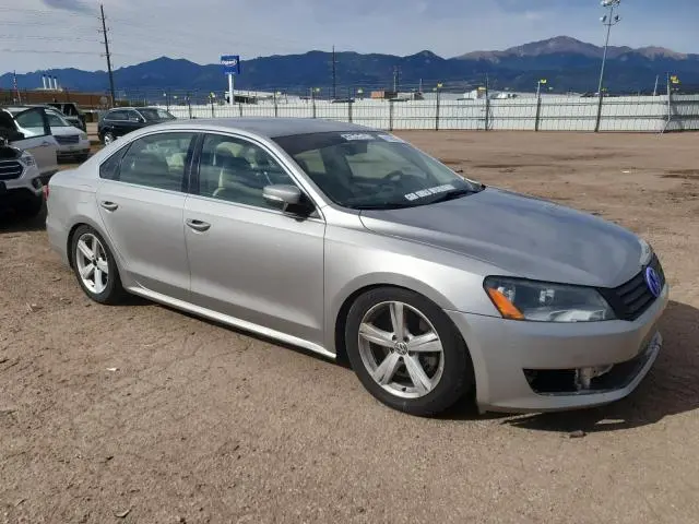 2012 VOLKSWAGEN PASSAT SE