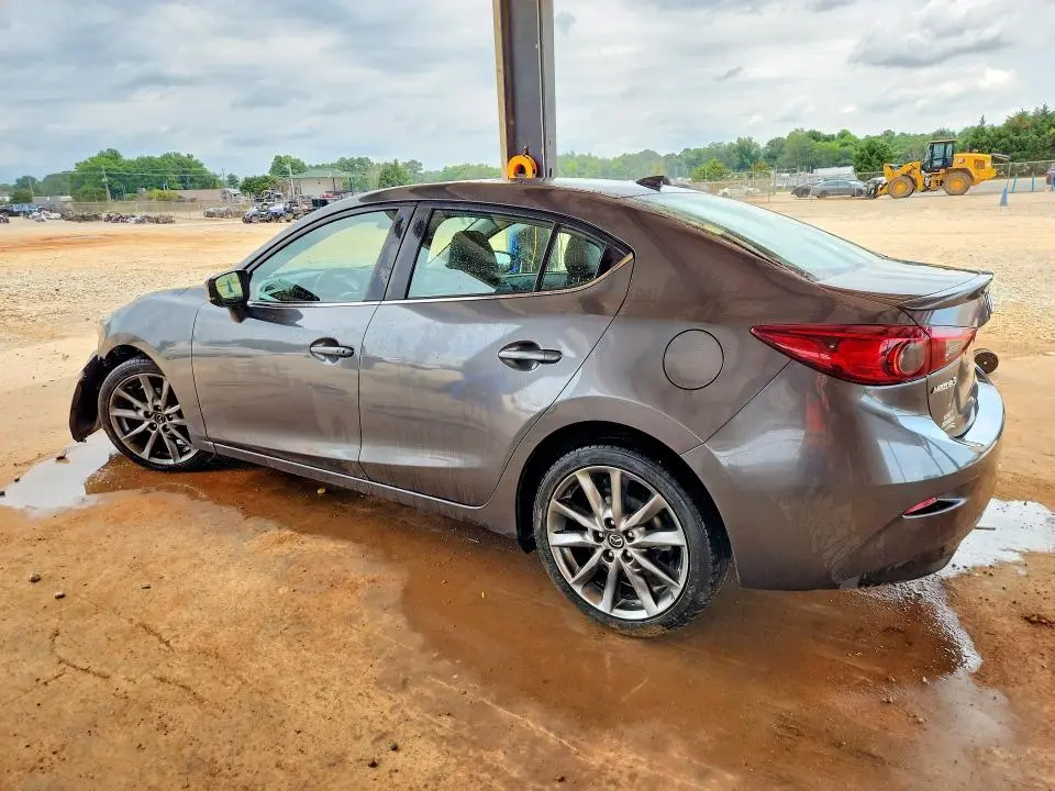 2018 MAZDA 3 TOURING  