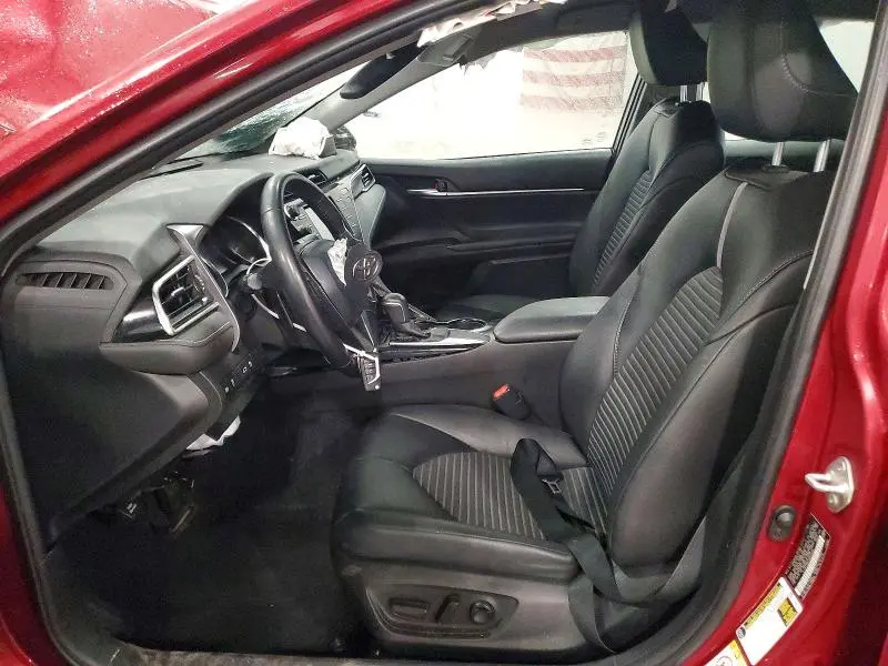 2018 TOYOTA CAMRY SE  