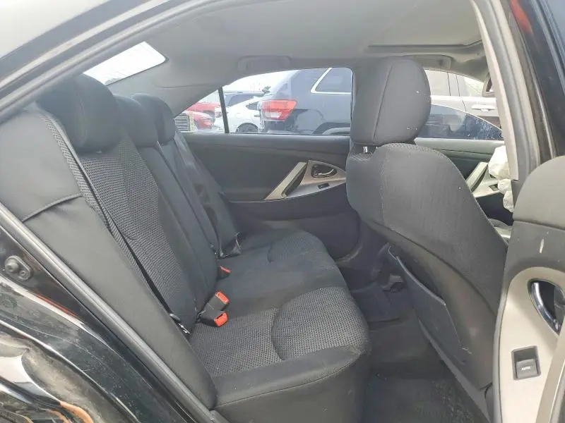 2011 TOYOTA CAMRY SE  