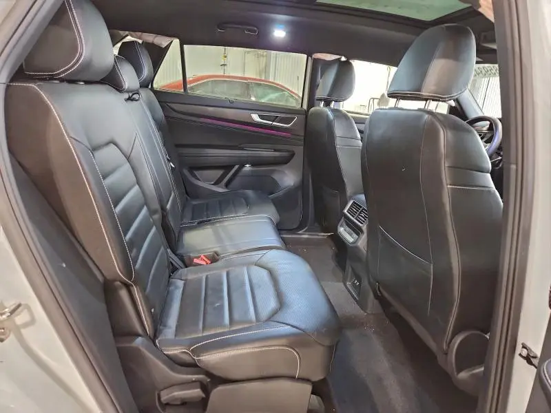 2024 VOLKSWAGEN ATLAS CROSS SPORT SEL R-LINE  