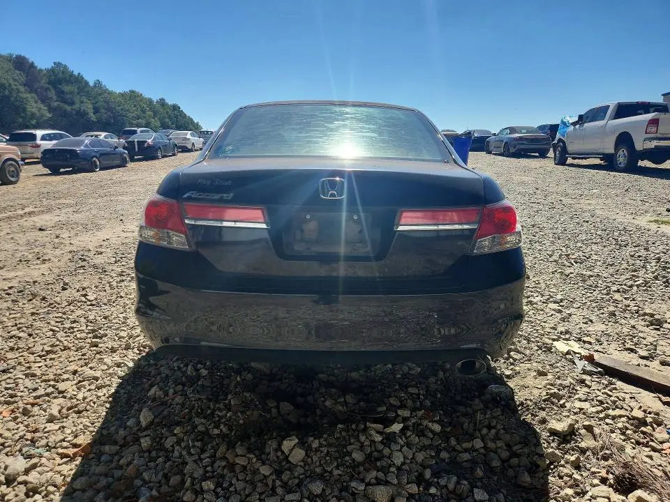 2011 HONDA ACCORD LX  