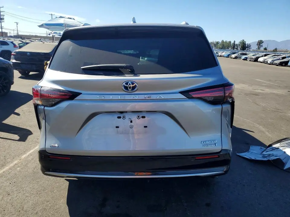 2023 TOYOTA SIENNA LIMITED 7-PASSENGER  