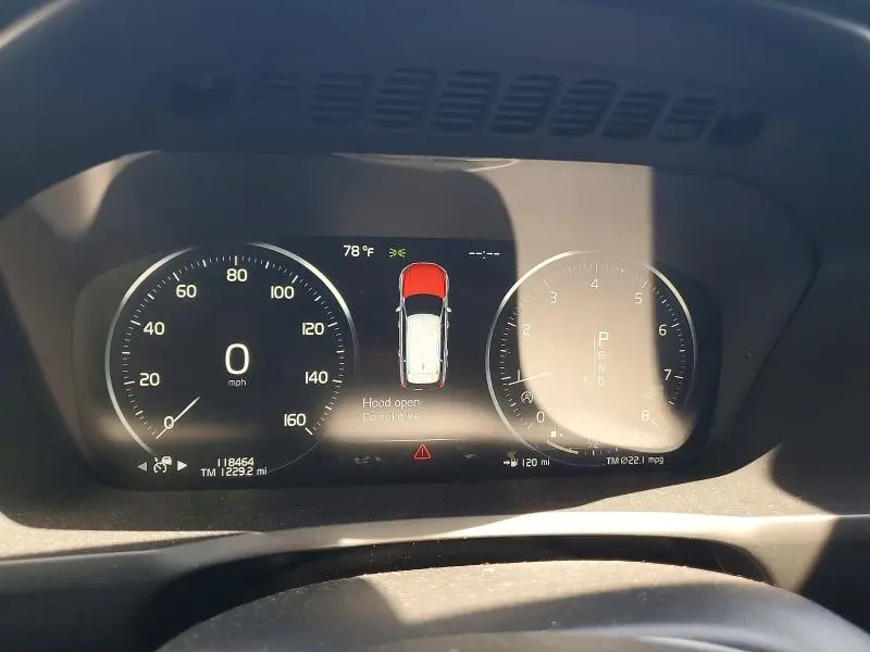 2016 VOLVO XC90 T6  
