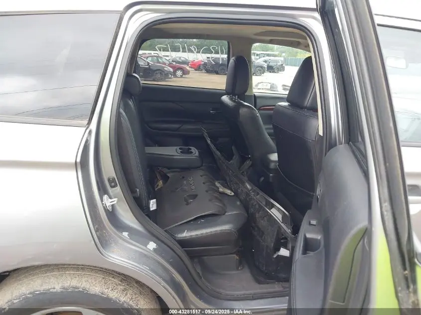 2014 MITSUBISHI OUTLANDER SE