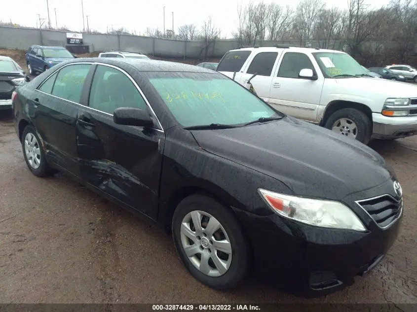 2011 TOYOTA CAMRY 