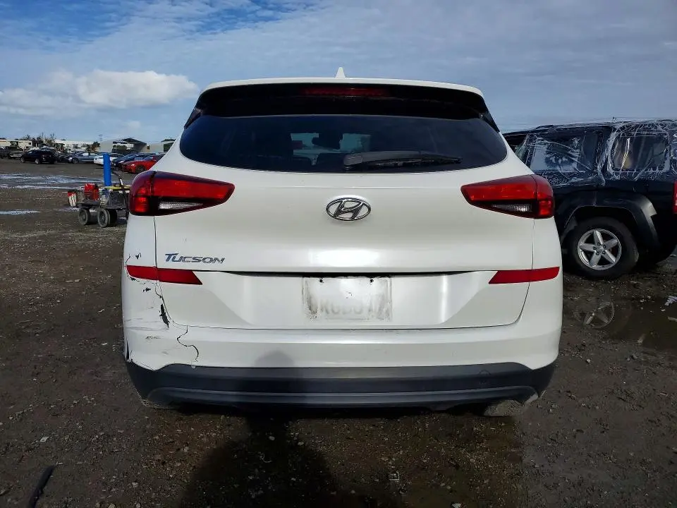2020 HYUNDAI TUCSON SE  