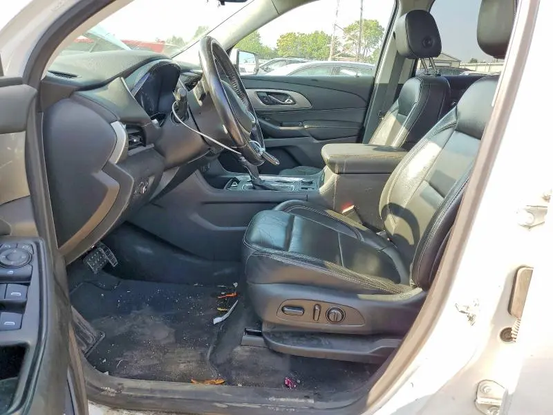 2020 CHEVROLET TRAVERSE LT  