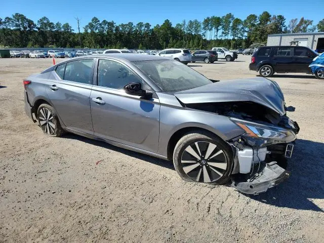 2022 NISSAN ALTIMA SV  