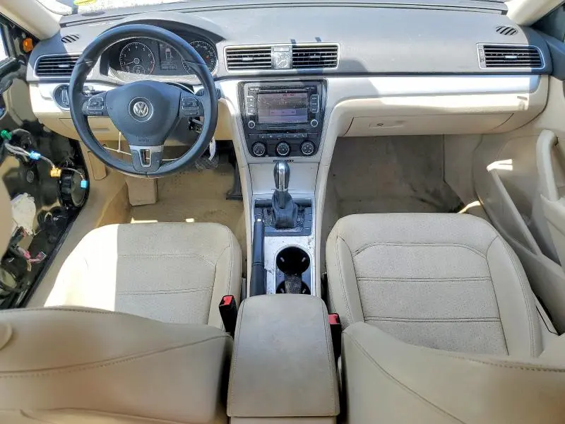 2013 VOLKSWAGEN PASSAT SE  