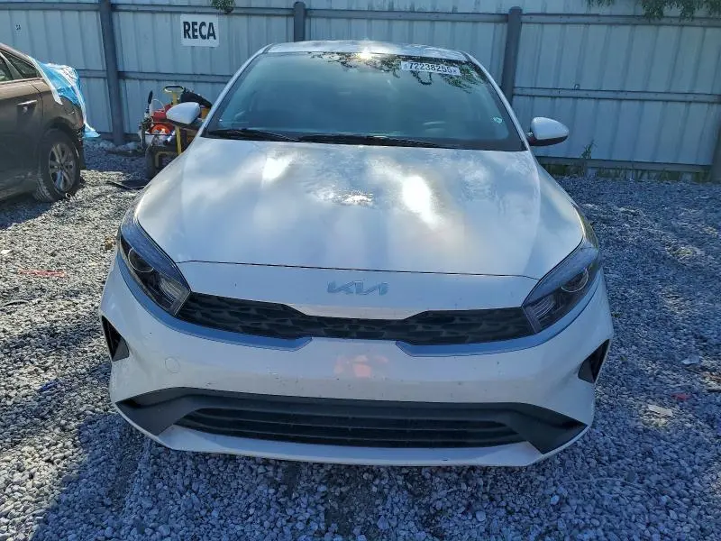 2023 KIA FORTE LX  