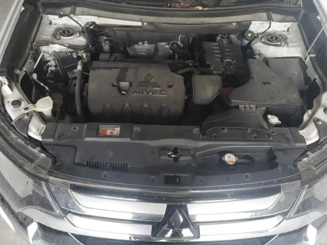 2016 MITSUBISHI OUTLANDER SE  