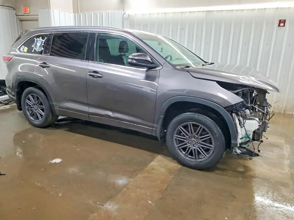 2016 TOYOTA HIGHLANDER XLE  