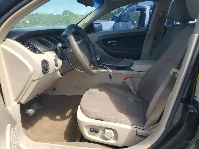 2010 FORD TAURUS SE  