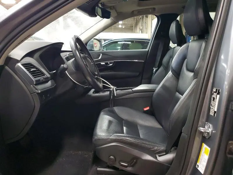 2020 VOLVO XC90 T6 MOMENTUM  