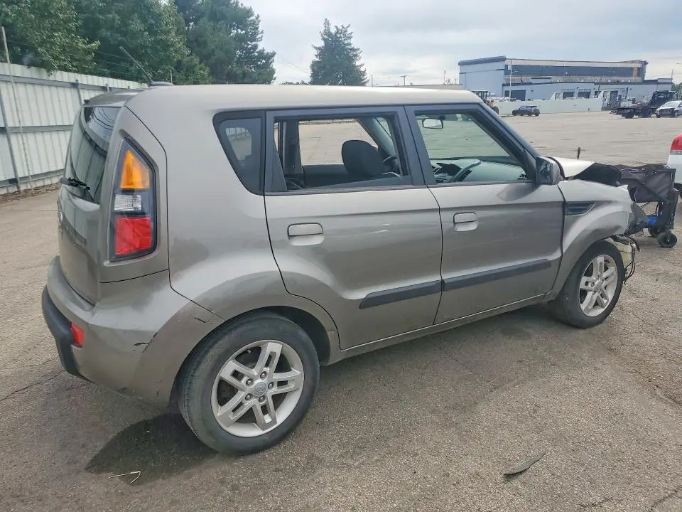 2010 KIA SOUL +  
