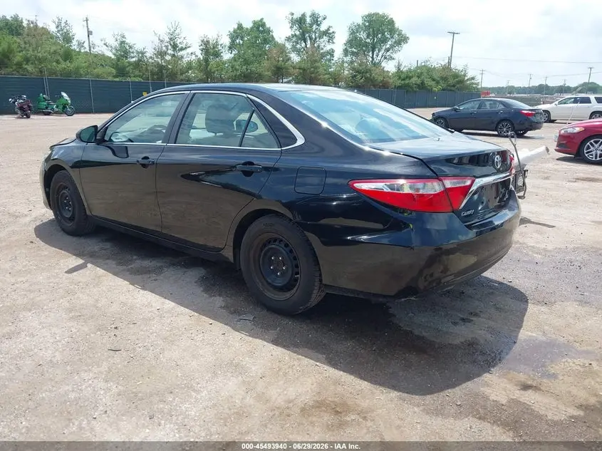 2016 TOYOTA CAMRY LE