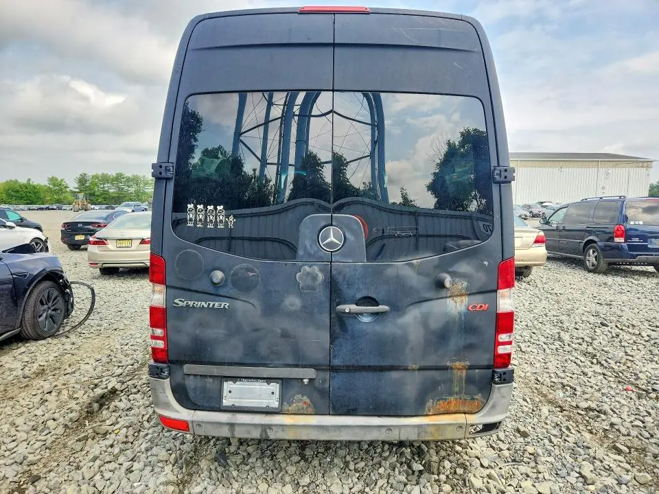 2010 MERCEDES-BENZ SPRINTER 2500  