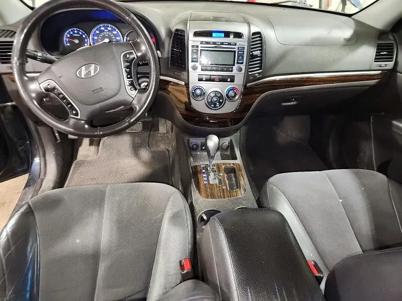 2012 HYUNDAI SANTA FE SE  
