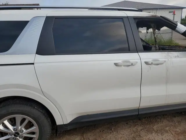 2022 KIA CARNIVAL LX  