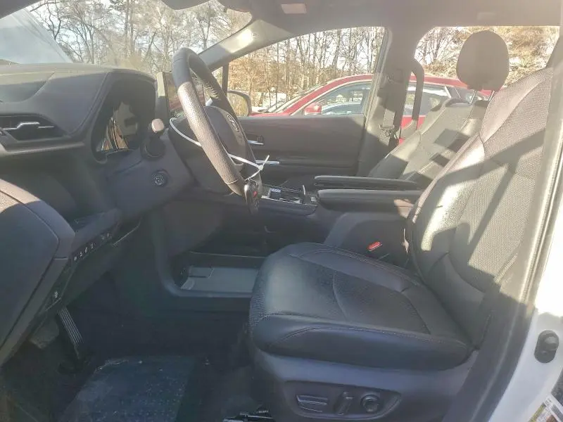 2025 TOYOTA SIENNA LIMITED  