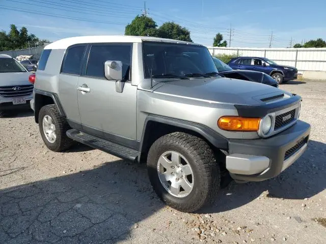 2010 TOYOTA FJ CRUISER   