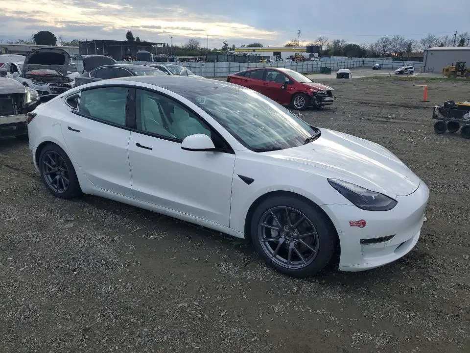 2021 TESLA MODEL 3   