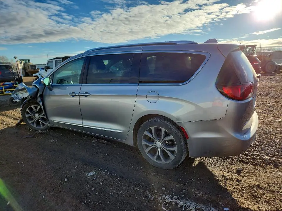 2017 CHRYSLER PACIFICA LIMITED  
