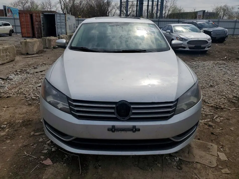 2014 VOLKSWAGEN PASSAT SE  