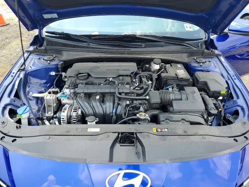 2025 HYUNDAI ELANTRA SEL  