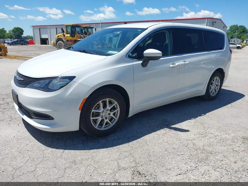 2022 CHRYSLER VOYAGER LX