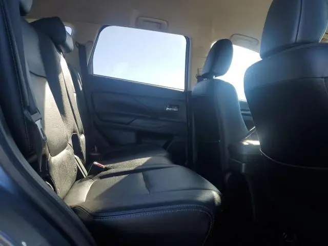 2017 MITSUBISHI OUTLANDER SE  