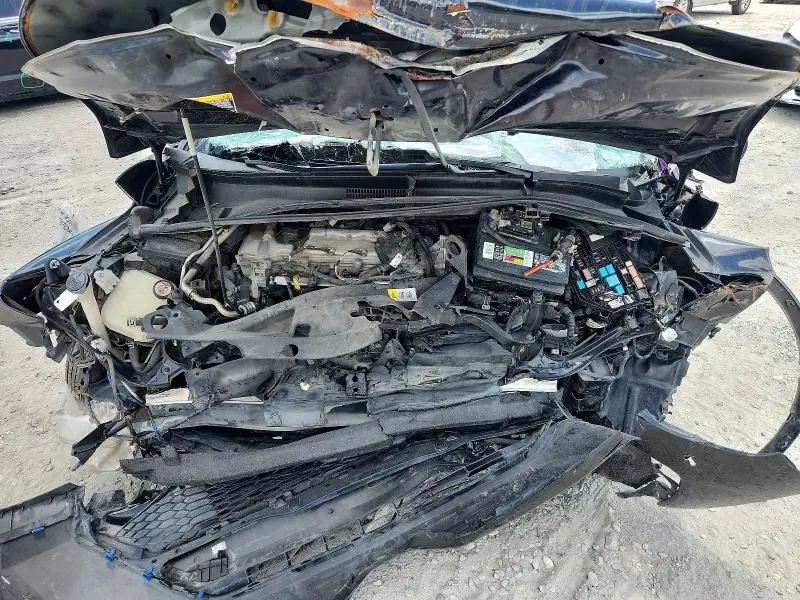 2021 TOYOTA C-HR LE  
