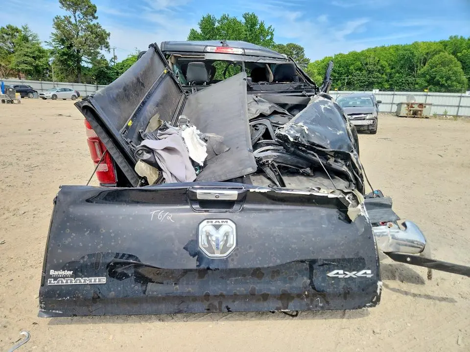 2019 RAM 1500 LARAMIE  
