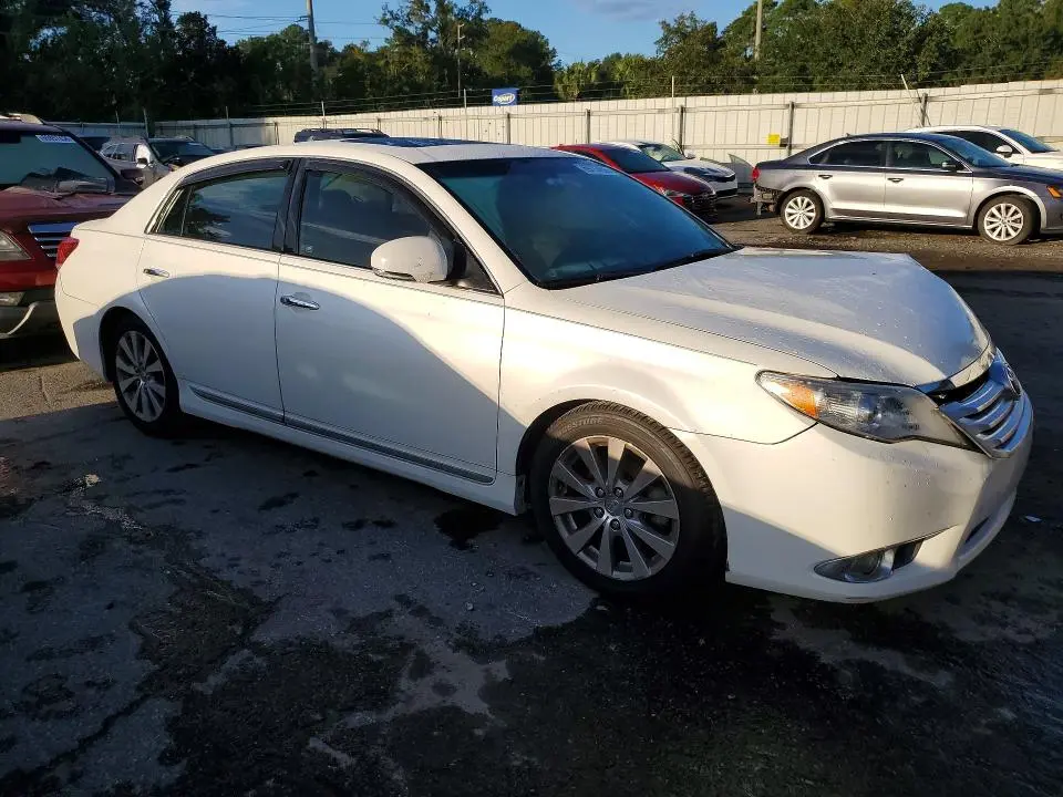 2011 TOYOTA AVALON LIMITED  