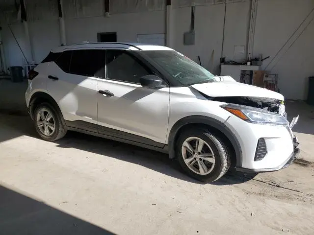 2022 NISSAN KICKS S  