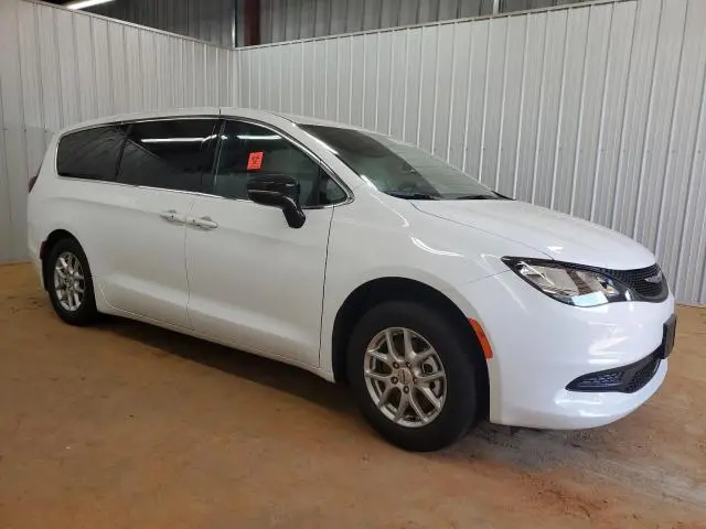 2025 CHRYSLER VOYAGER LX