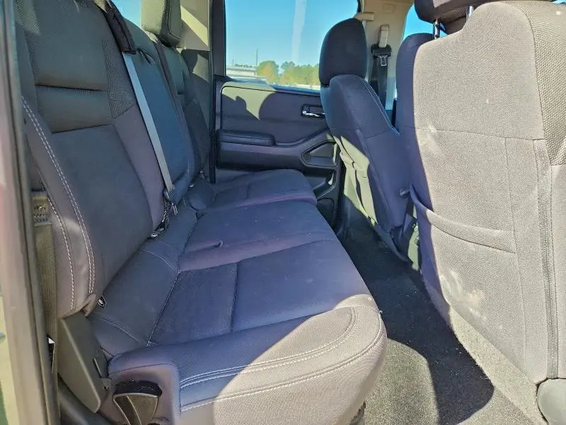 2022 NISSAN FRONTIER SV  