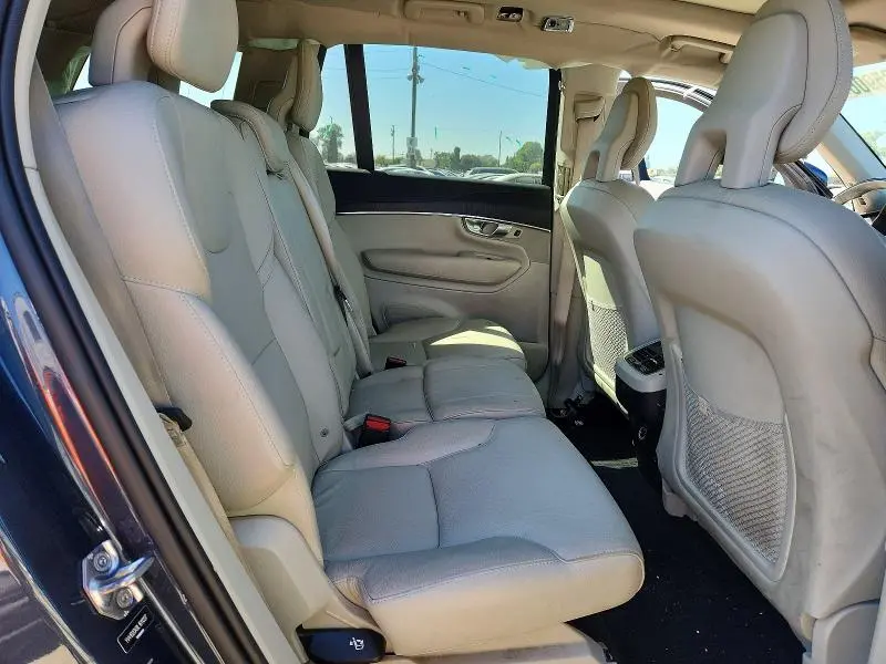 2020 VOLVO XC90 T5 MOMENTUM  