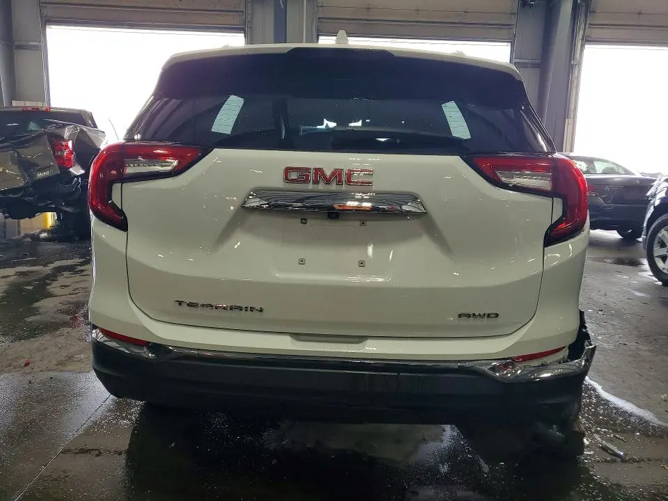 2023 GMC TERRAIN SLT  