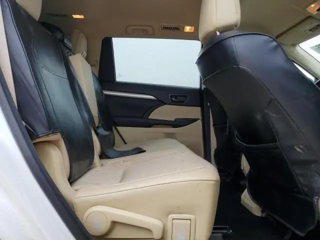 2017 TOYOTA HIGHLANDER LE  